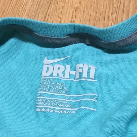 Nike Dry Fit tee - Picture 3 of 3